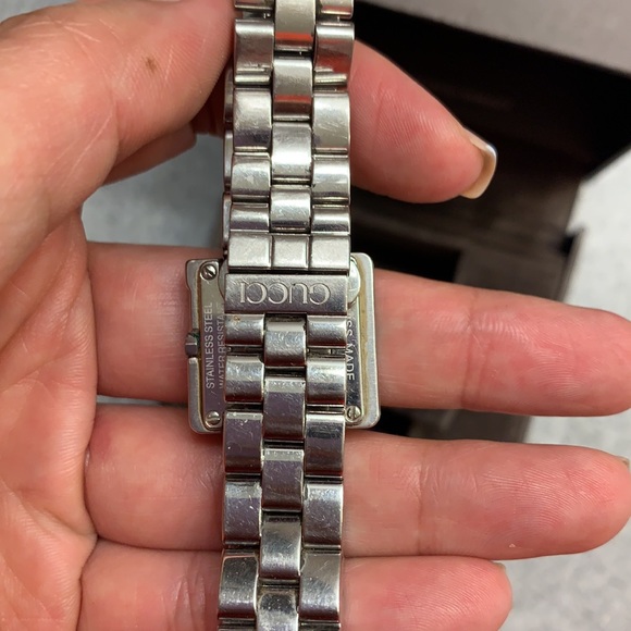 Gucci watch - Picture 2 of 4